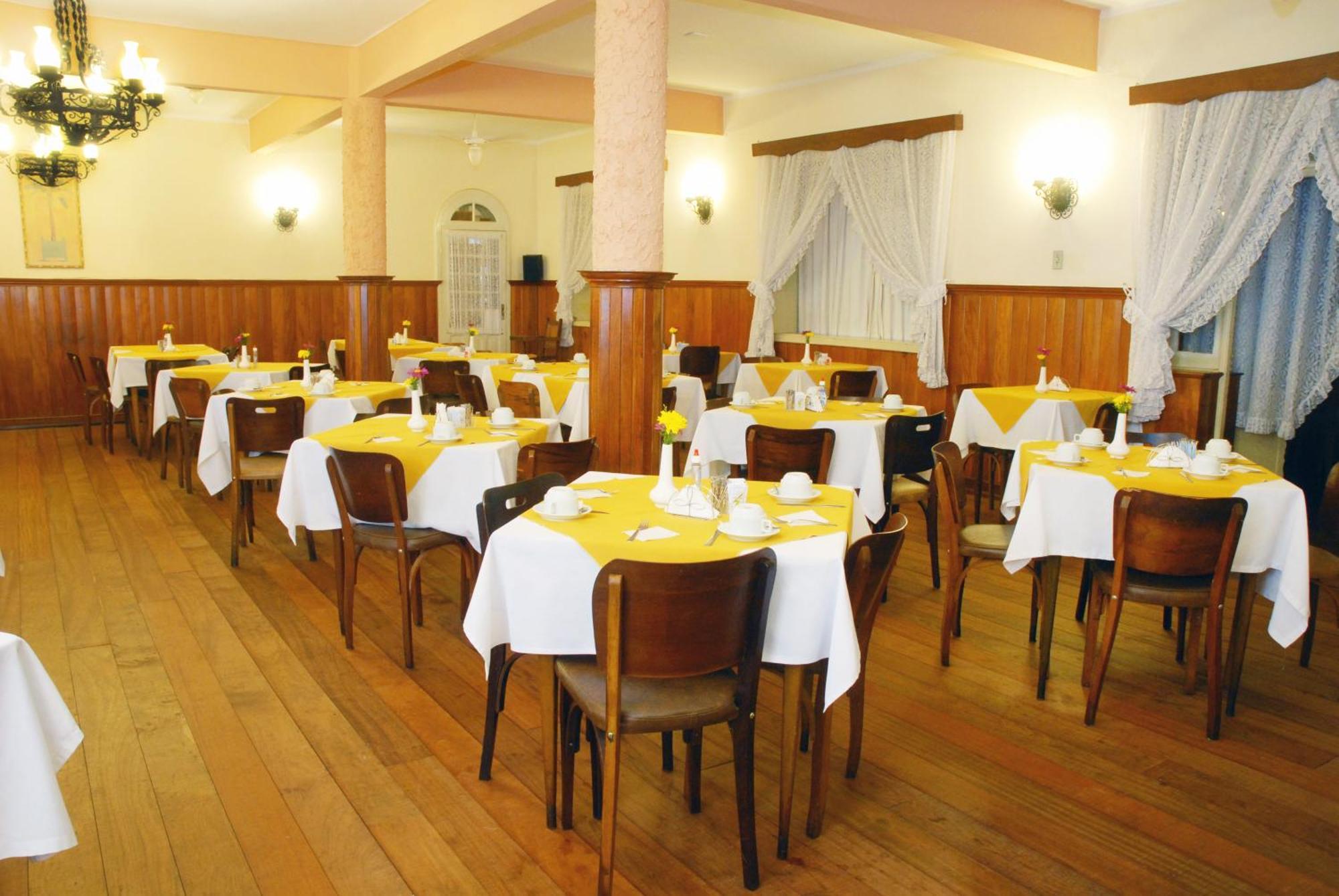 Hotel Bucsky 노바프리부르구 외부 사진