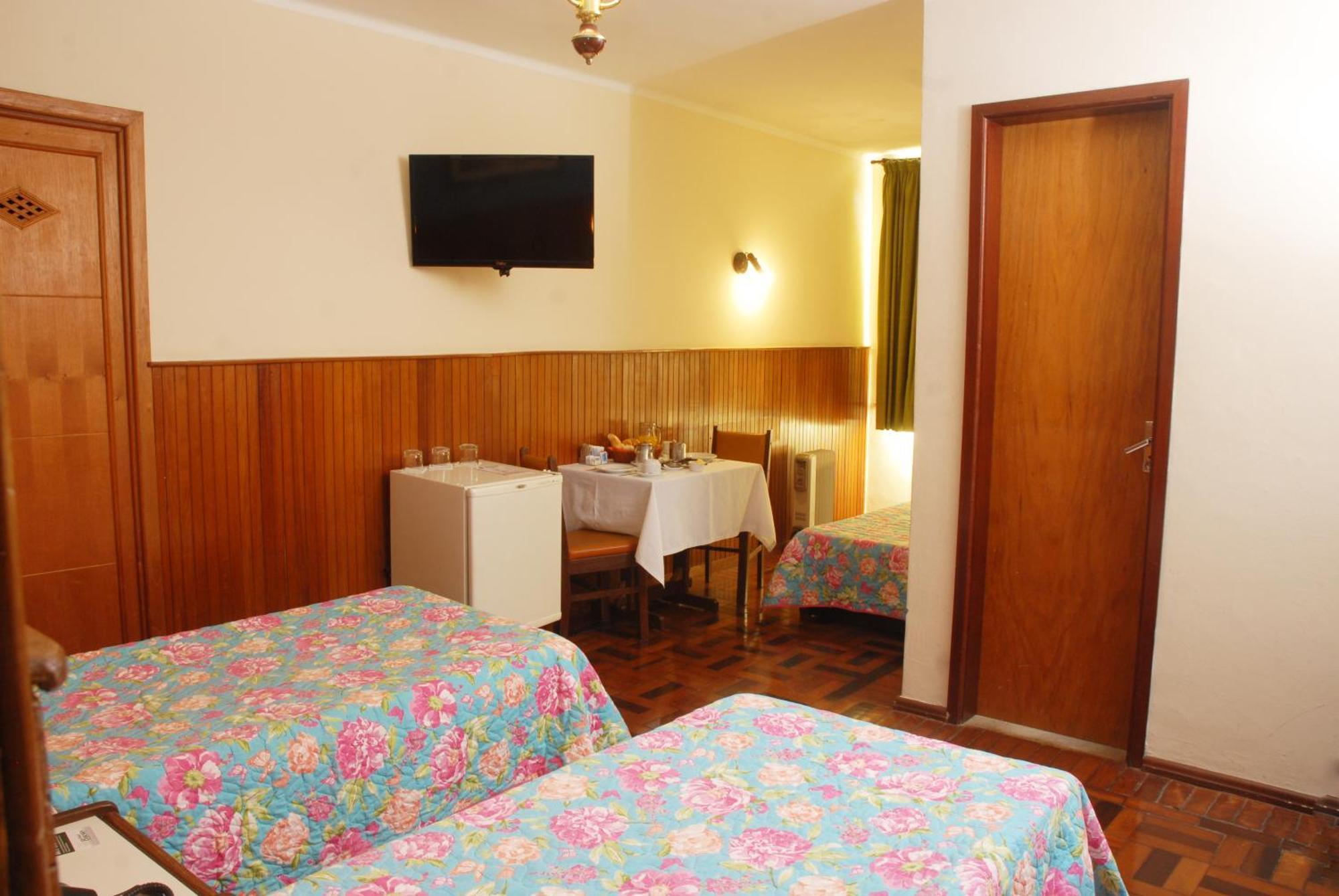 Hotel Bucsky 노바프리부르구 객실 사진