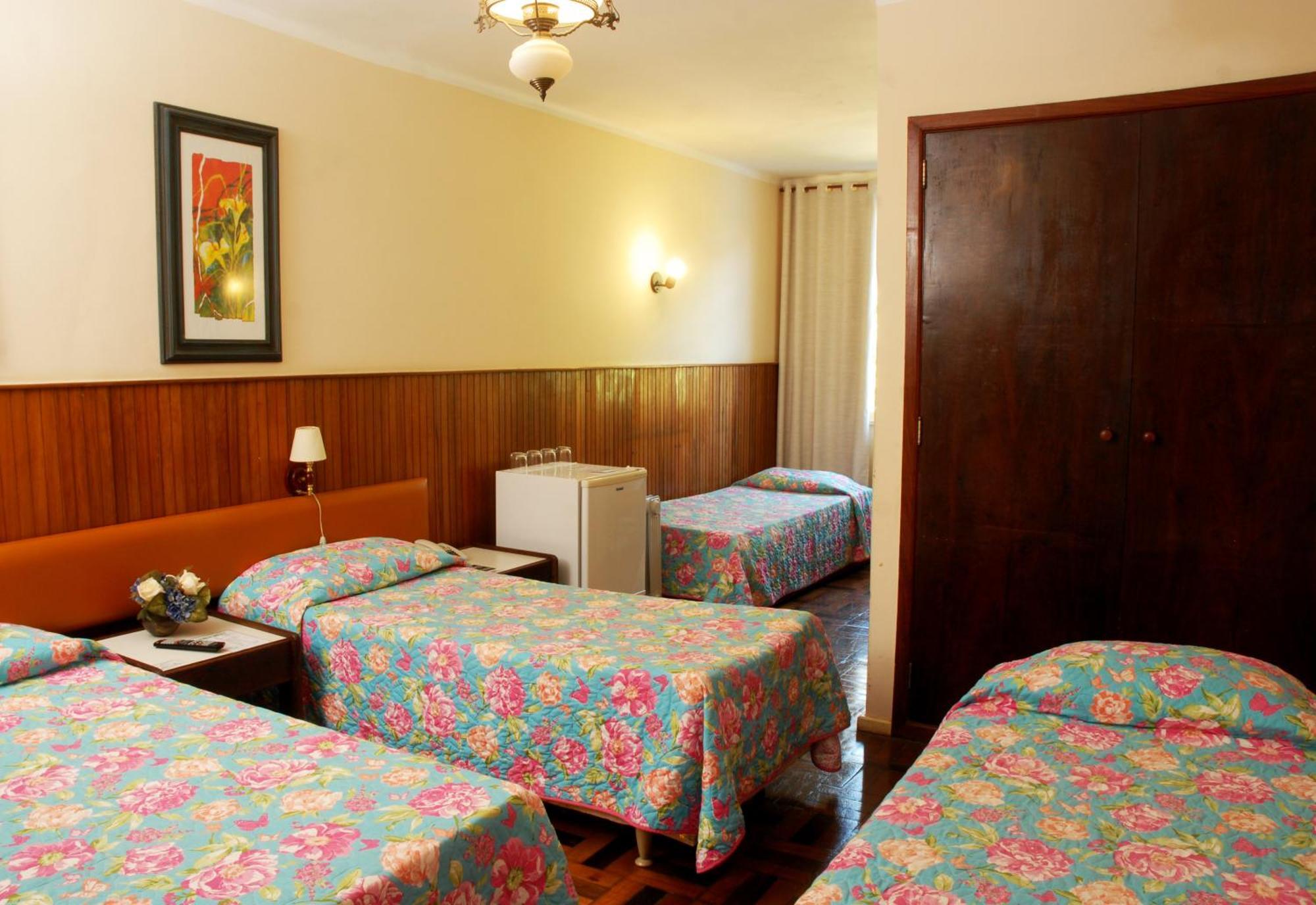 Hotel Bucsky 노바프리부르구 객실 사진